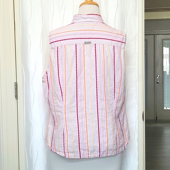 Columbia Sleeveless Button Down Shirt - Picture 2 of 4